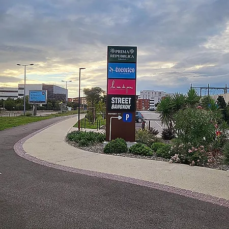 T2 Climatise Au Coeur Du Pole Aeronautique,a 8 Minutes De L'aeroport